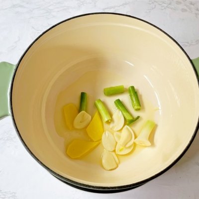 香菇玉米排骨湯,香菇玉米排骨湯可以一起燉嗎