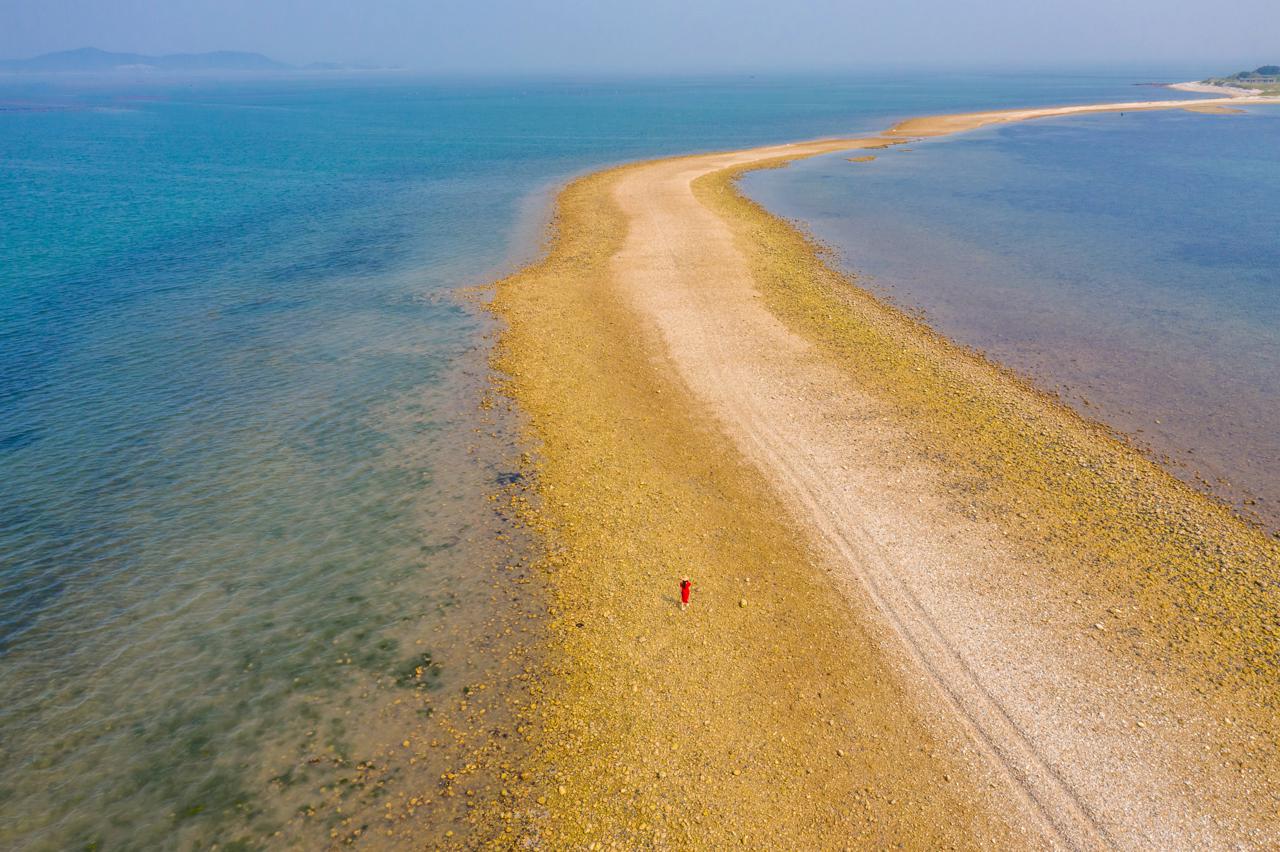 养马岛之后，山东又一海岛走红，《父母爱情》取景地，人称“东方巴厘岛”