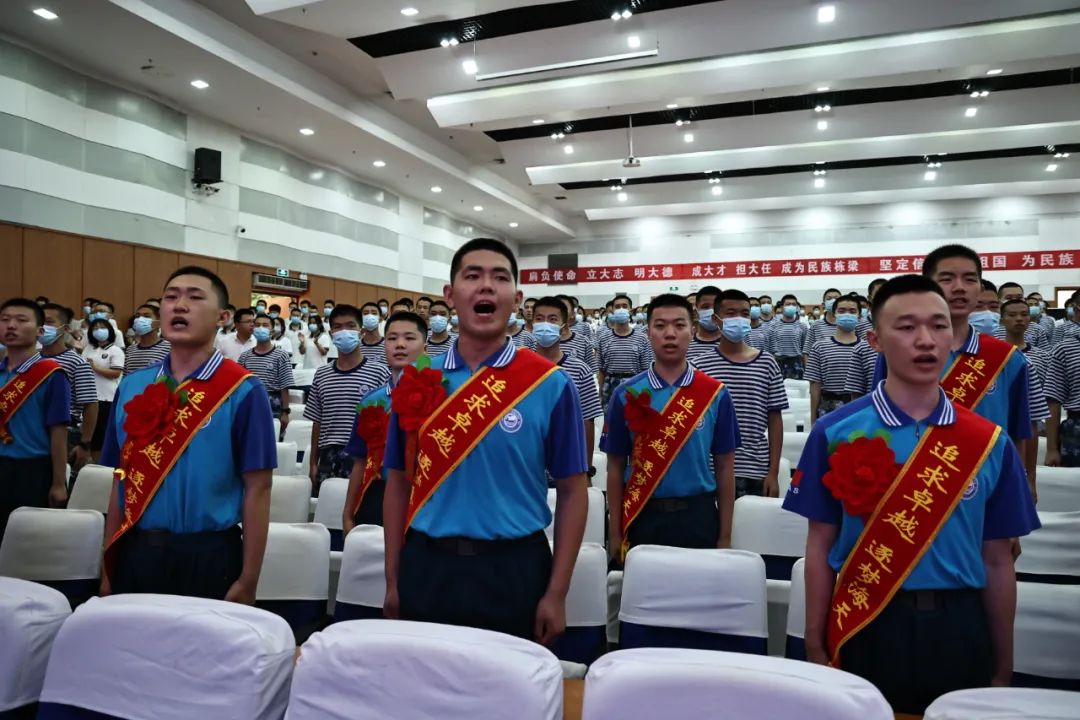 走！当海军飞行员去！