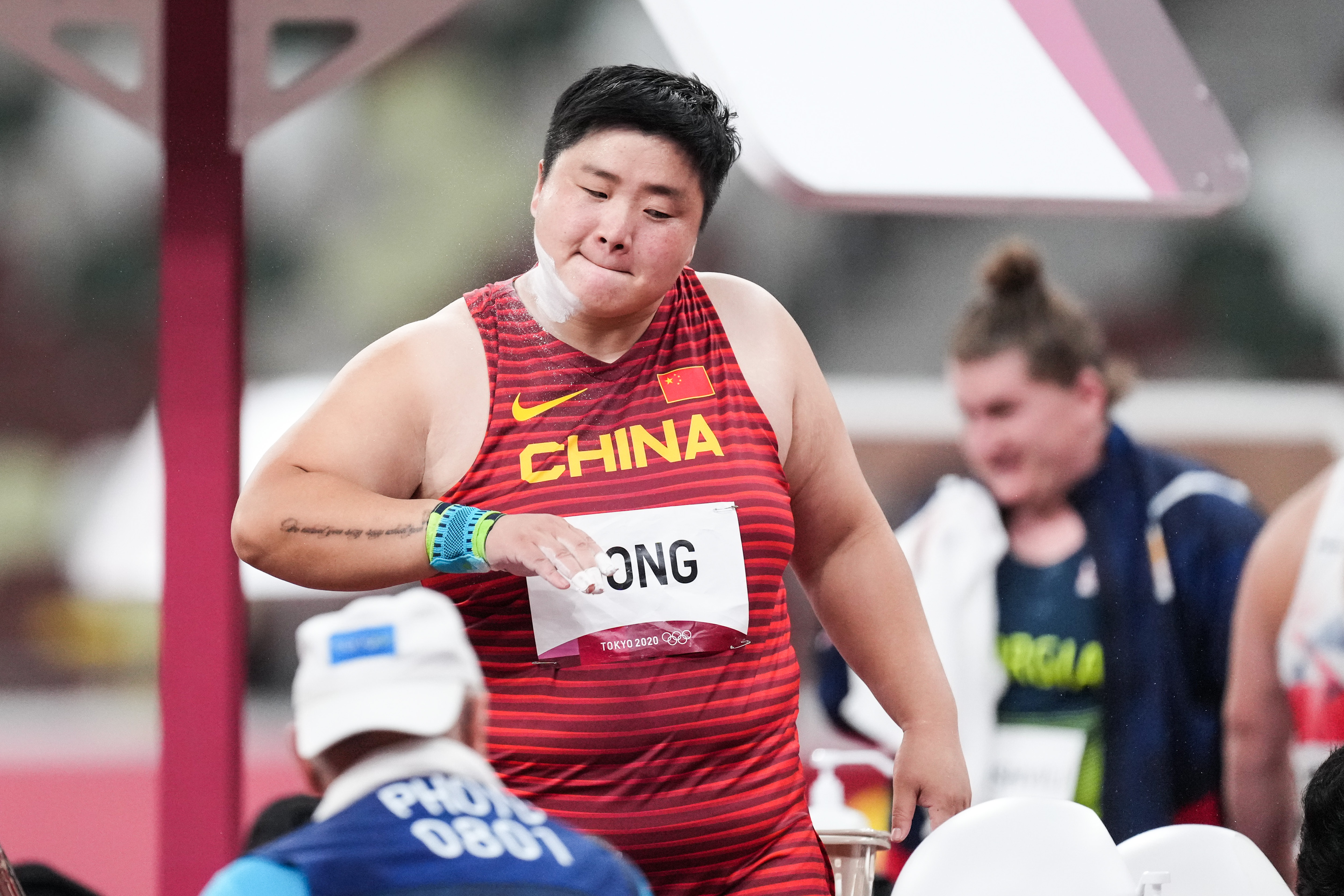 东京奥运会哪个拿了铅球冠军(中国力量！巩立姣拿下女子铅球金牌，20米58创最好成绩)