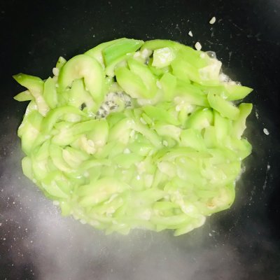 簡單美味絲瓜煎蛋湯,絲瓜煎蛋湯的做法大全