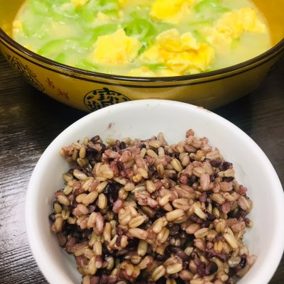 簡單美味絲瓜煎蛋湯,絲瓜煎蛋湯的做法大全
