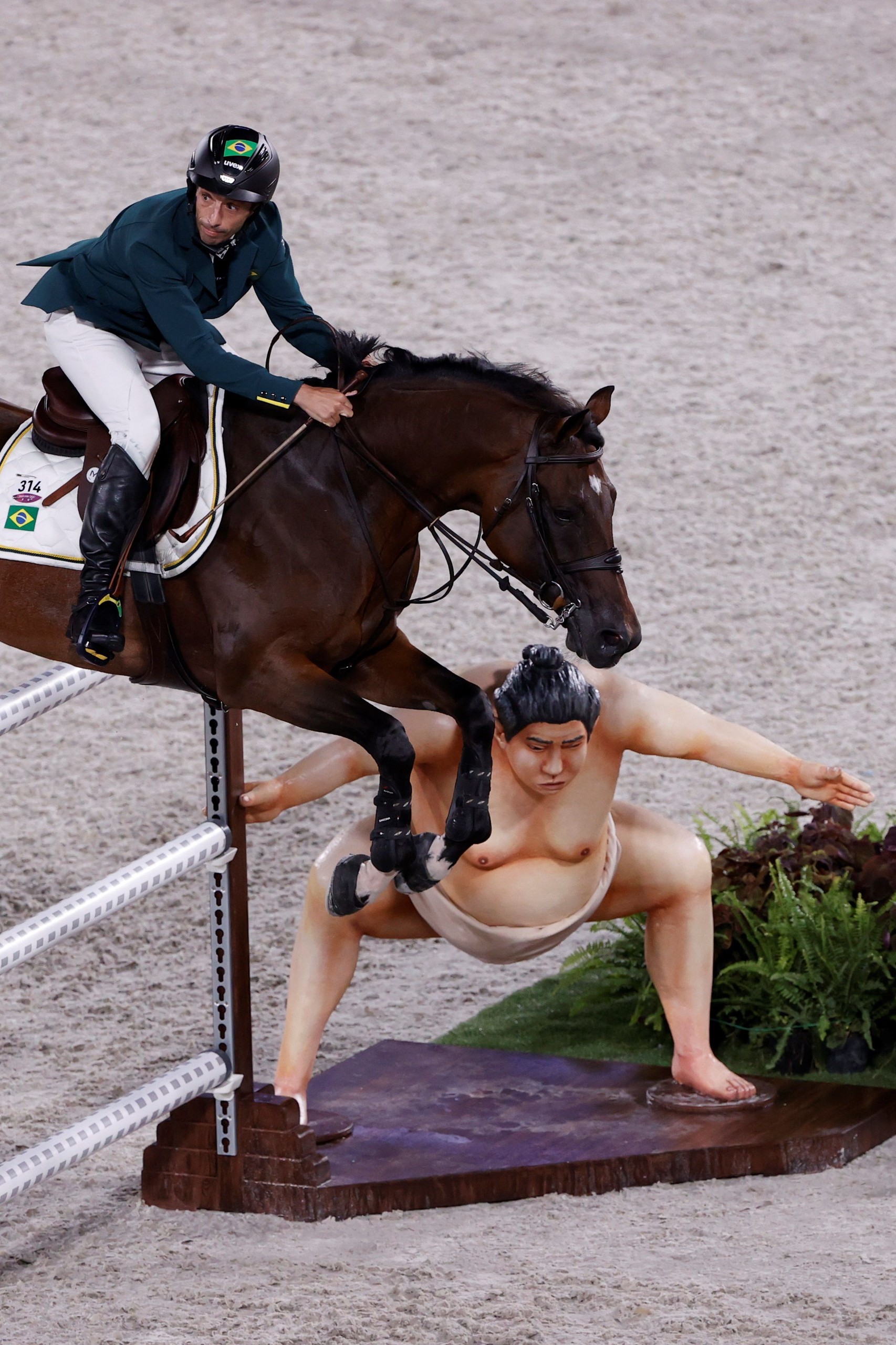 奥运会有赛马吗(东京奥运的赛马场地，把马吓坏了……)