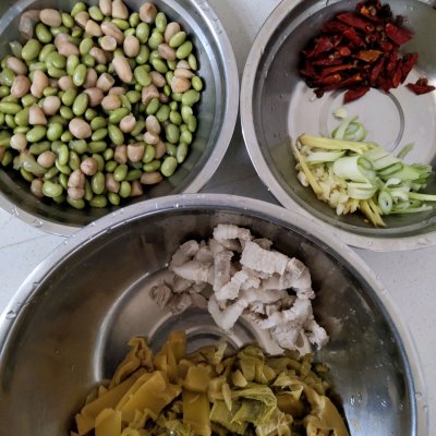 #巨下饭的家常菜#超下饭的酸菜炒毛豆