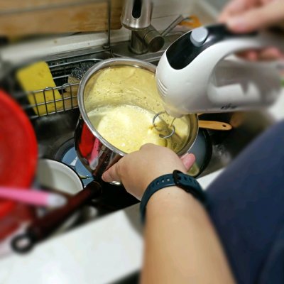 巧克力冰淇淋制作方法（超简单的自制巧克力冰淇淋教程）