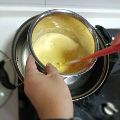 巧克力冰淇淋制作方法（超简单的自制巧克力冰淇淋教程）