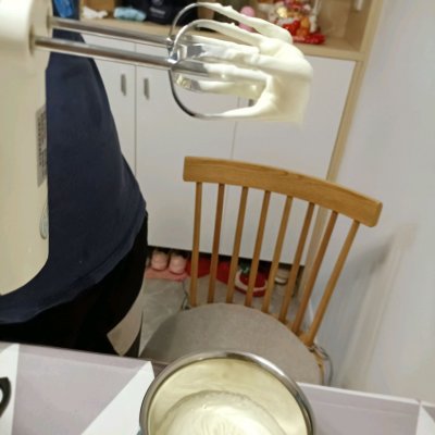 巧克力冰淇淋制作方法（超简单的自制巧克力冰淇淋教程）