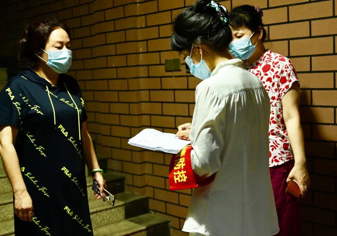 3.4万余名党员下沉社区参与疫情防控