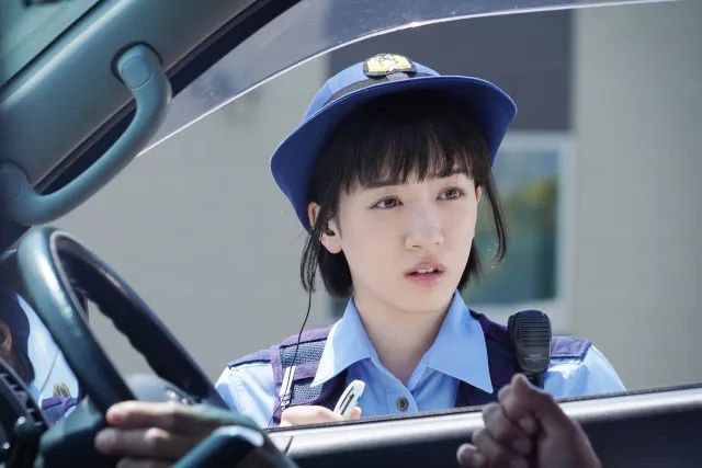 女明星扎推剪短发，有的翻车有的好看，重点都在这里啦