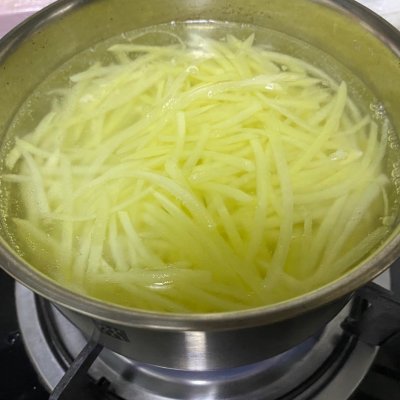 土豆餅的做法,土豆餅的做法簡單好吃