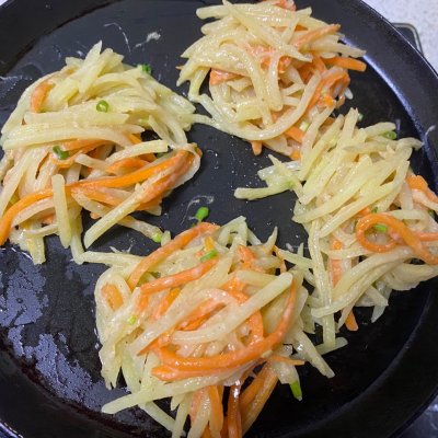 土豆餅的做法,土豆餅的做法簡單好吃