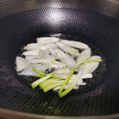 葱油拌面教程（教你最好吃的葱油拌面做法）