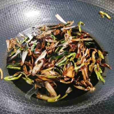 葱油拌面教程（教你最好吃的葱油拌面做法）