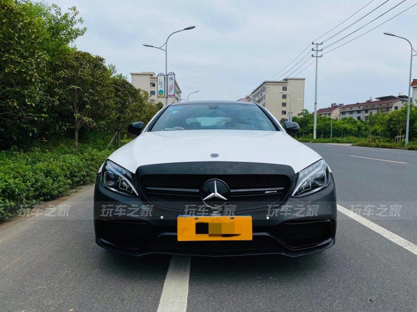 把女朋友的奔驰C Coupe拿来玩改装 给她一次让别人羡慕的机会