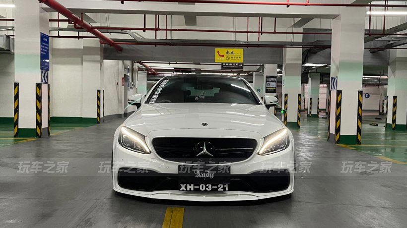 把女朋友的奔驰C Coupe拿来玩改装 给她一次让别人羡慕的机会
