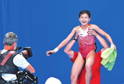 今年奥运会跳水冠军叫什么名字(水花的精灵——奥运跳水冠军全红婵的成长故事)