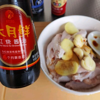 蒜香鸡翅怎么做（5分钟速成鲜嫩多汁的蒜香鸡翅）