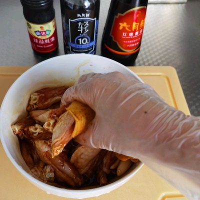 蒜香鸡翅怎么做（5分钟速成鲜嫩多汁的蒜香鸡翅）
