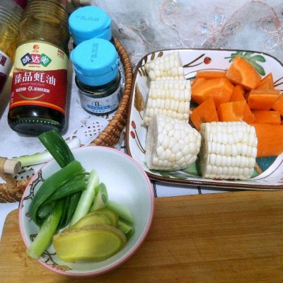 胡蘿卜玉米排骨湯,胡蘿卜玉米排骨湯做法