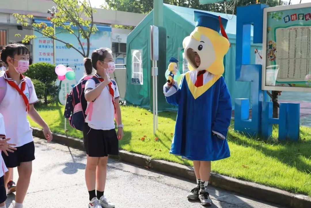 多图预警！骄阳似火，热情如我，12000名浦锦学子迎来开学首日