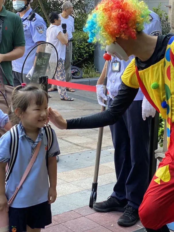 多图预警！骄阳似火，热情如我，12000名浦锦学子迎来开学首日