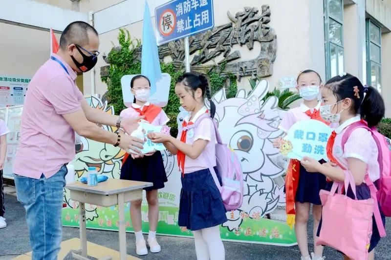 多图预警！骄阳似火，热情如我，12000名浦锦学子迎来开学首日