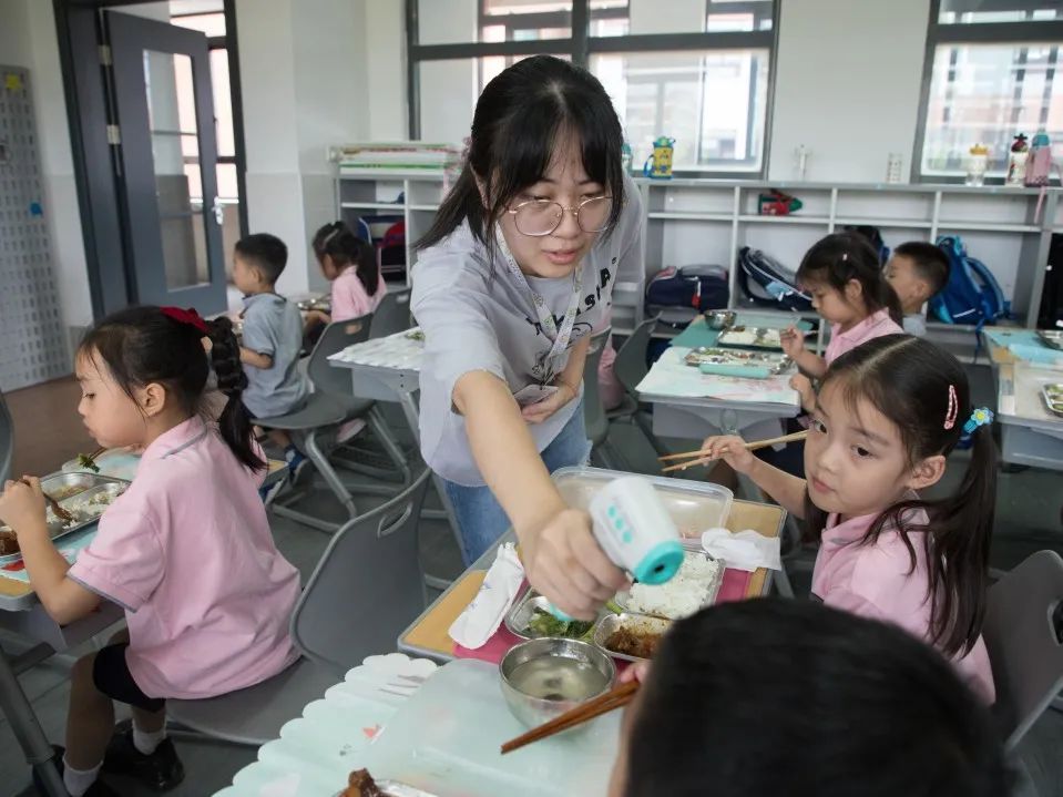 多图预警！骄阳似火，热情如我，12000名浦锦学子迎来开学首日