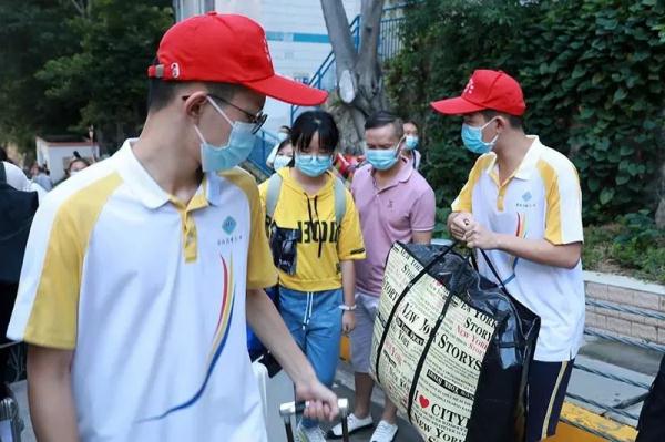 汇东杯篮球比赛哪里直播(开学啦！多图直击！四川各地各校开学现场……)