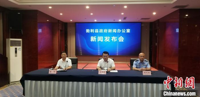 黑龍江勃利15死交通事故:半掛車追尾拖拉機(jī) 拖拉機(jī)上14人死亡