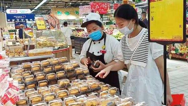 燕窝、黑松露、佛跳墙做馅料，月饼玩出新花样