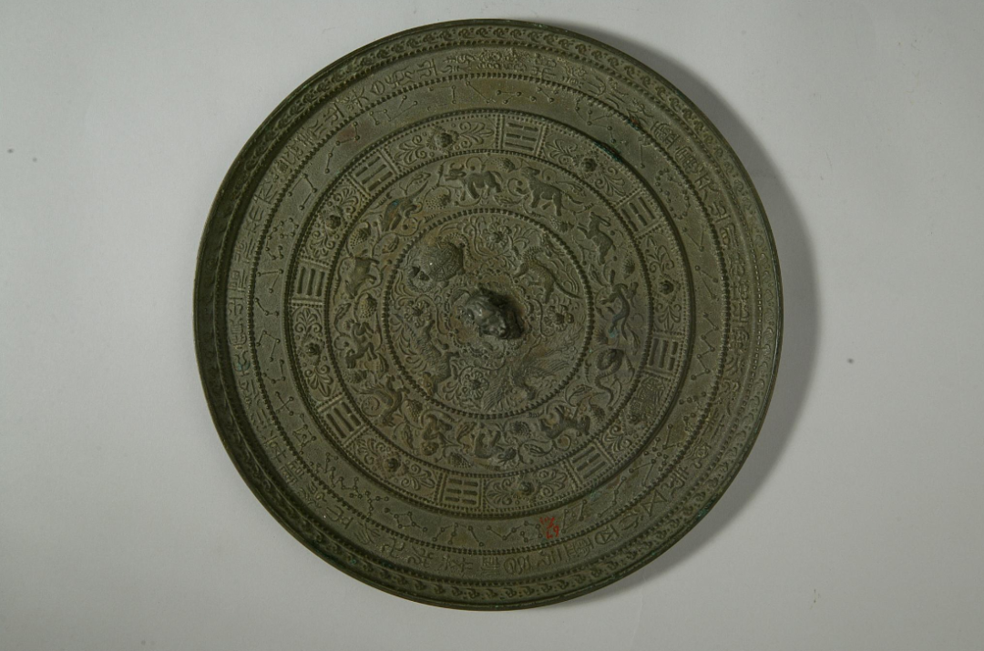 《周礼》中记载过最早的算命大师"保章氏",是专管星象,推测人间吉凶