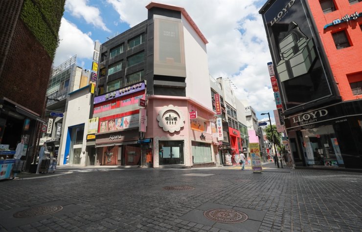 韩国购物天堂变“地狱”，明洞近八成韩妆店倒闭歇业