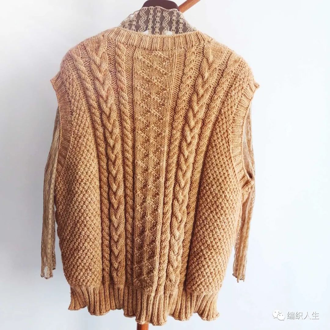 秋：秋季百搭喵夫人家大雪手染线女士背心（有编织图解）