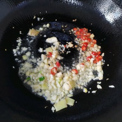 爆炒蛏子的家常做法（好吃到爆表的爆炒蛏子的花式做法）