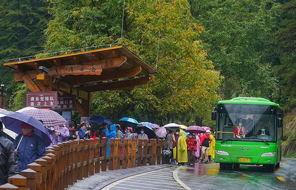 城事｜4年震后修复“补妆”归来，九寨沟景区将全域恢复开放