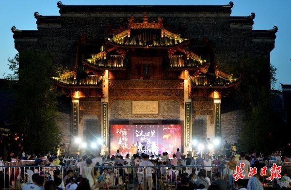 武汉@你，这里有张国庆打卡大全请查收