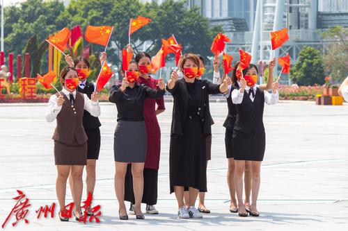 图集｜迎国庆，广州街头闪耀最美“中国红”