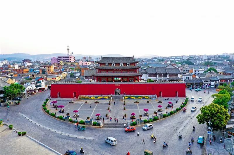 艺术建筑在红河｜楼台岂随烟雨去，碧瓦青砖是沧桑