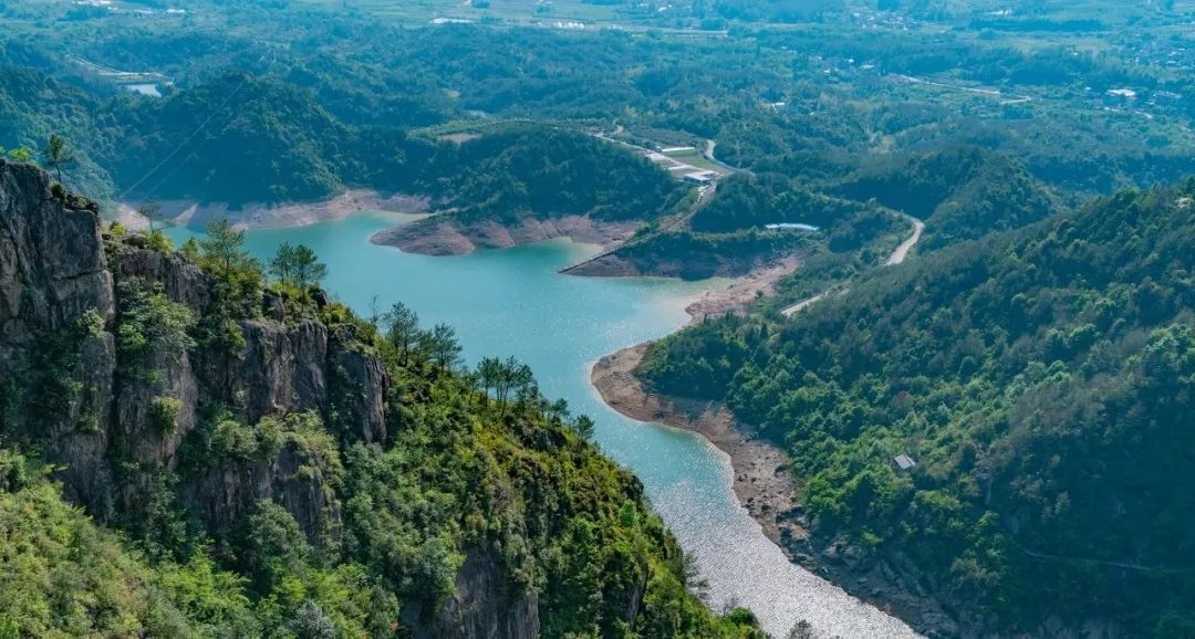 长津湖石头地图片