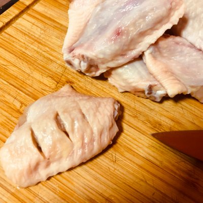 开胃解腻让孩子停不住嘴—美味烤翅中，一盘可不够