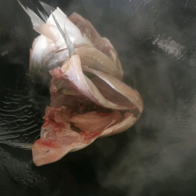 魚頭燉豆腐,魚頭燉豆腐的家常做法