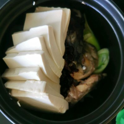 魚頭燉豆腐,魚頭燉豆腐的家常做法