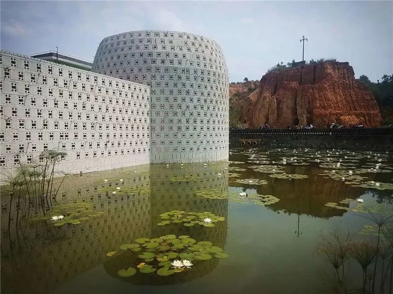 艺术建筑在红河｜楼台岂随烟雨去，碧瓦青砖是沧桑