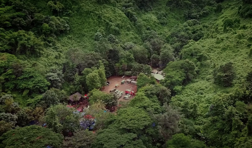 《徒手攀岩》导演新作，重现泰国洞穴救援惊魂
