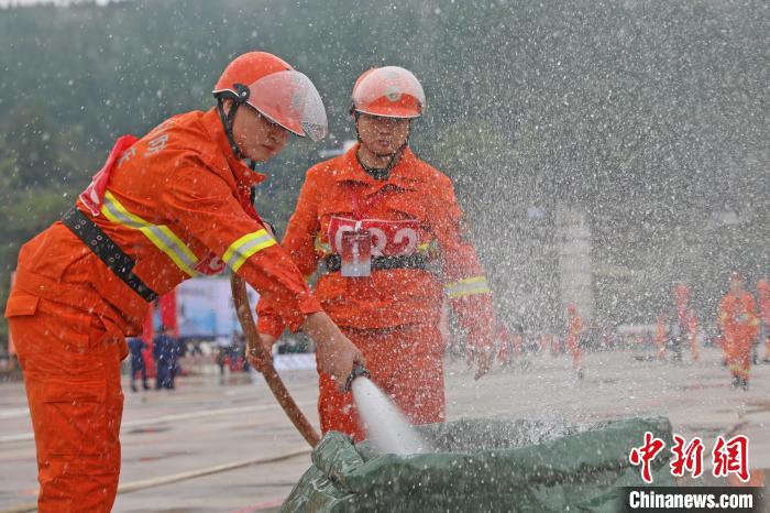 重庆市举办首届国有林场森林消防专业队伍技能比武竞赛