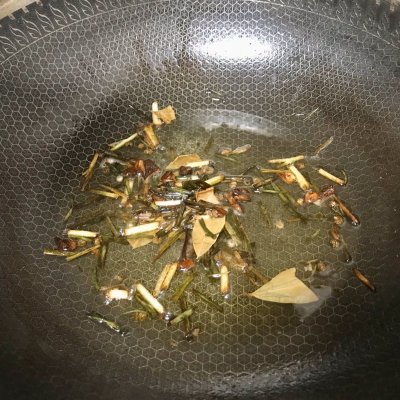 辣椒酱的家庭制作方法（最好吃最详细的万能辣椒酱做法）