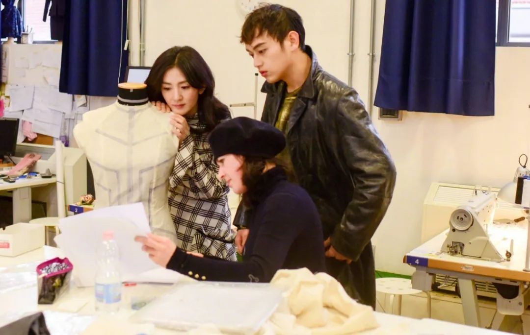 国内当红明星为什么热衷读书深造？