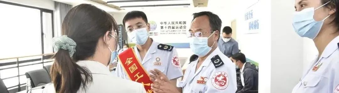 沃土植新绿 起航谱新篇——空军军医大学开展新校区植树活动