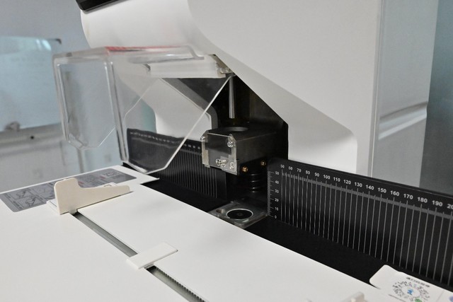 费时费力还不准 财务必备歌派GP580全自动装订机