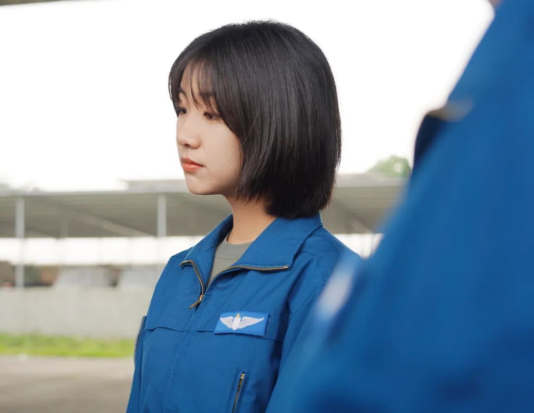 陆军飞行员小姐姐，惊艳全网